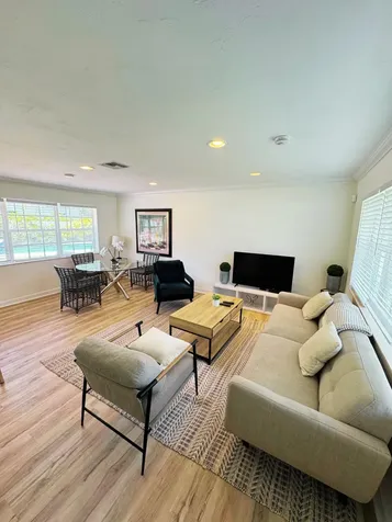 300 NE 7th Street Boca Raton FL 33432