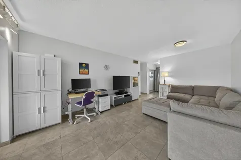 251 S Golf Boulevard Pompano Beach FL 33064