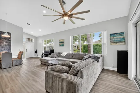 6900 Cairnwell Drive Boynton Beach FL 33472