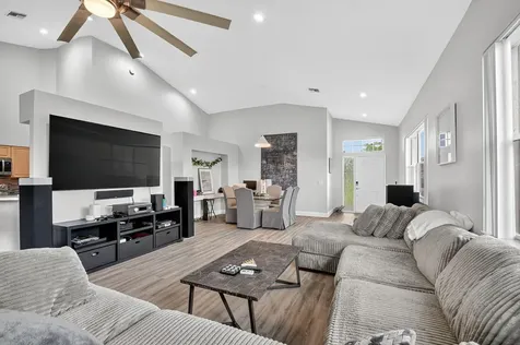 6900 Cairnwell Drive Boynton Beach FL 33472