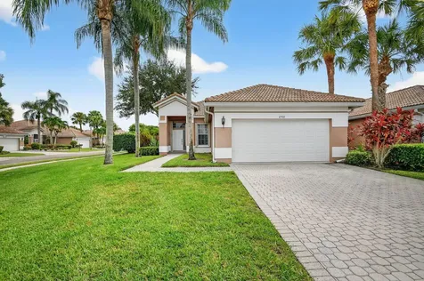 6900 Cairnwell Drive Boynton Beach FL 33472