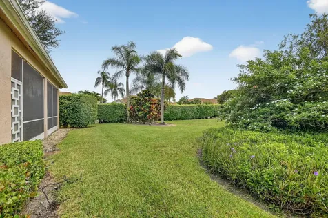 6900 Cairnwell Drive Boynton Beach FL 33472