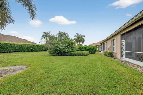 6900 Cairnwell Drive Boynton Beach FL 33472