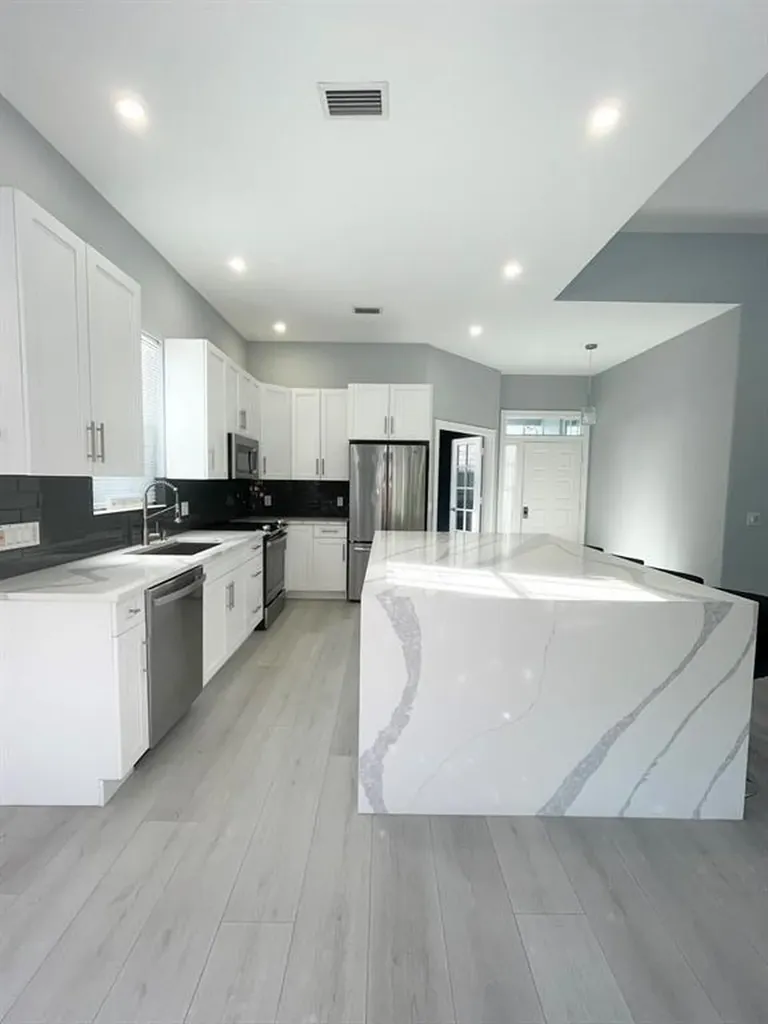 304 NW Bentley Circle Port Saint Lucie FL 34986
