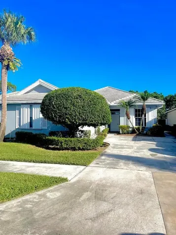 304 NW Bentley Circle Port Saint Lucie FL 34986