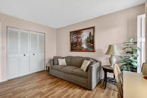 6 Greenway Village Royal Palm Beach FL 33411
