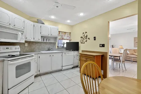6 Greenway Village Royal Palm Beach FL 33411