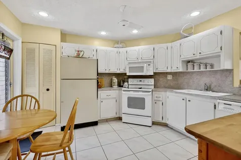6 Greenway Village Royal Palm Beach FL 33411