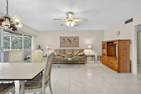 6 Greenway Village Royal Palm Beach FL 33411