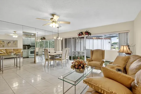6 Greenway Village Royal Palm Beach FL 33411