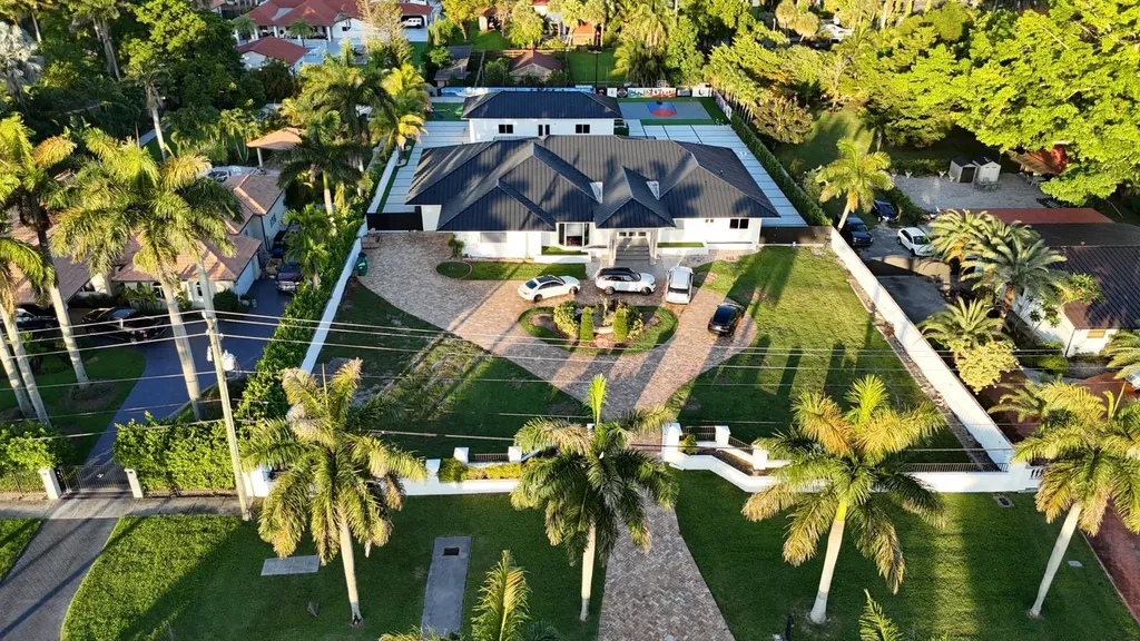 365 Nw 132nd Avenue Miami FL 33182