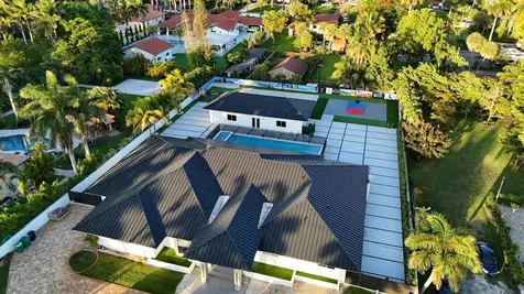 365 Nw 132nd Avenue Miami FL 33182