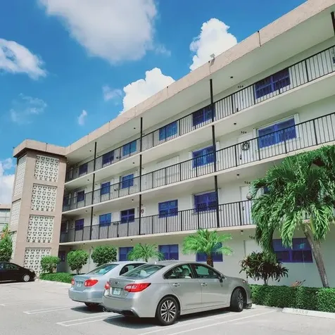 2006 S Federal Highway Boynton Beach FL 33435