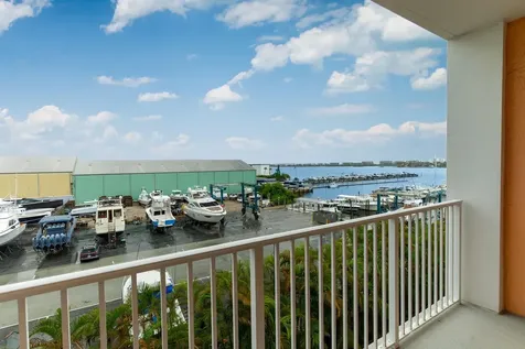 806 E Windward Way Lantana FL 33462