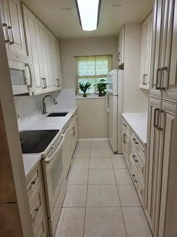 7205 W Oakridge Circle Lake Worth FL 33462