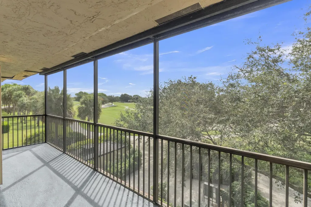 200 Jacaranda Country Club Drive Plantation FL 33324