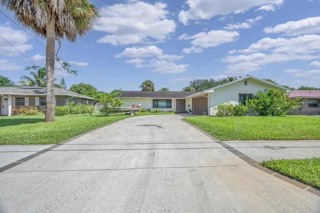 804 Holly Avenue Fort Pierce FL 34982