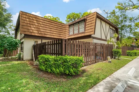 134 Weybridge Circle Royal Palm Beach FL 33411