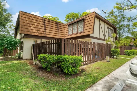 134 Weybridge Circle Royal Palm Beach FL 33411