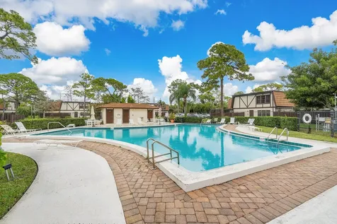 134 Weybridge Circle Royal Palm Beach FL 33411