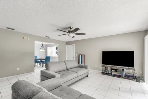 134 Weybridge Circle Royal Palm Beach FL 33411