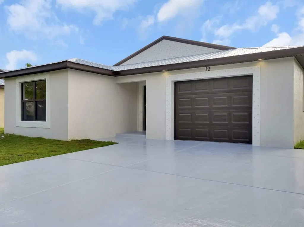 31 Florida Way Port Saint Lucie FL 34952