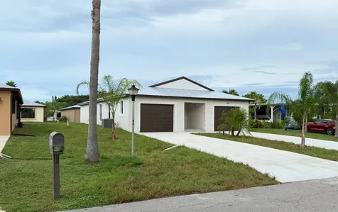 44 Silver Oak Drive Port Saint Lucie FL 34952