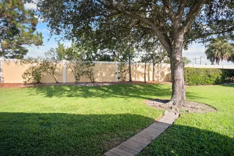 9004 Short Chip Circle Port Saint Lucie FL 34986