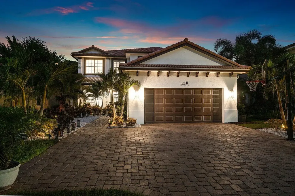 12323 Aviles Circle Palm Beach Gardens FL 33418