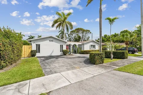 1243 Garfield Street Hollywood FL 33019