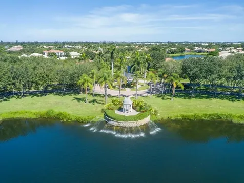 1208 Riverwind Circle Vero Beach FL 32967