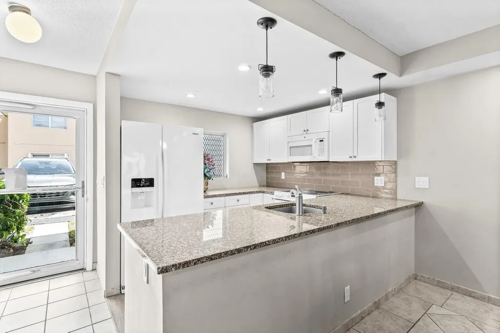 2191 Ne 1st Court Boynton Beach FL 33435