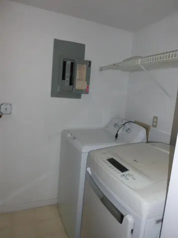 121 Lake Pine Circle Greenacres FL 33463