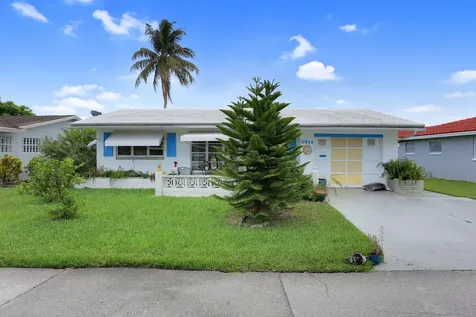 4914 Nw 52 Street Tamarac FL 33319