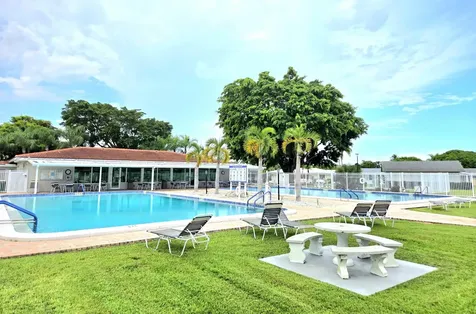 4914 Nw 52 Street Tamarac FL 33319