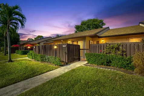 816 Sky Pine Way Greenacres FL 33415