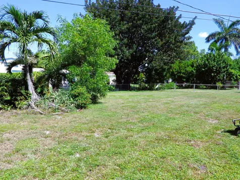 800 Alamanda Drive North Palm Beach FL 33408
