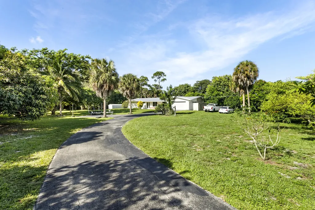 5200 Club Road Haverhill FL 33415