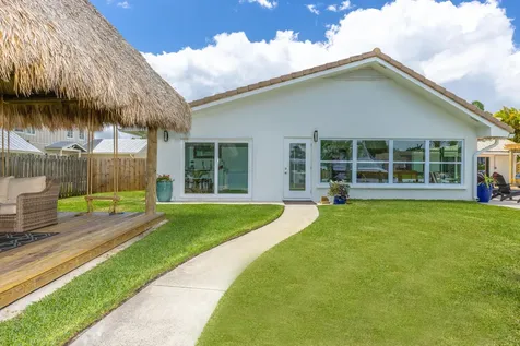 1967 NW Palmetto Terrace Stuart FL 34994