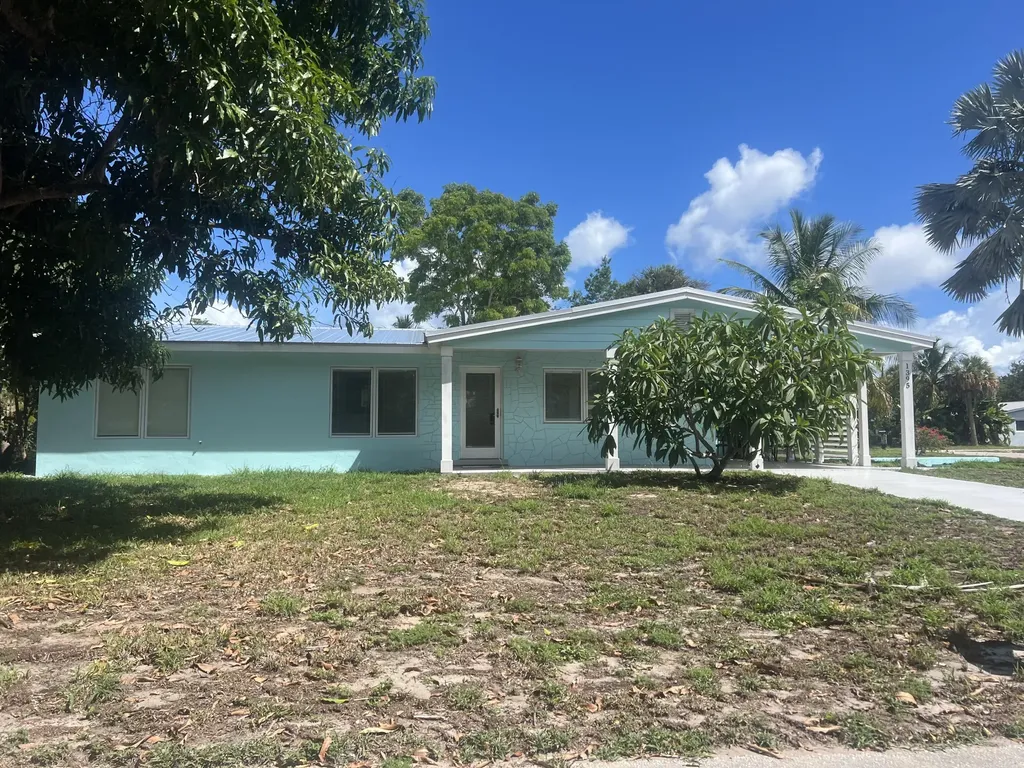 1395 Ne Flora Place Jensen Beach FL 34957