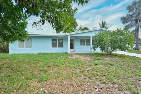 1395 Ne Flora Place Jensen Beach FL 34957