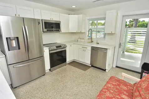 1395 Ne Flora Place Jensen Beach FL 34957