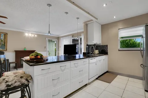 902 South Drive Delray Beach FL 33445