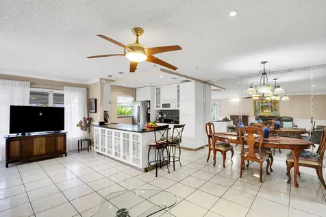 902 South Drive Delray Beach FL 33445