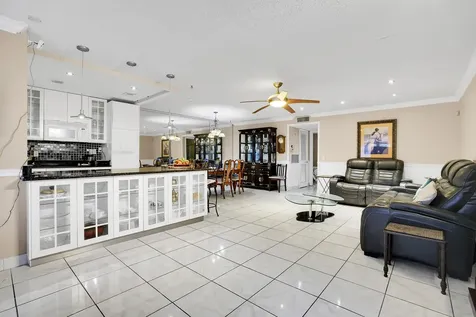 902 South Drive Delray Beach FL 33445