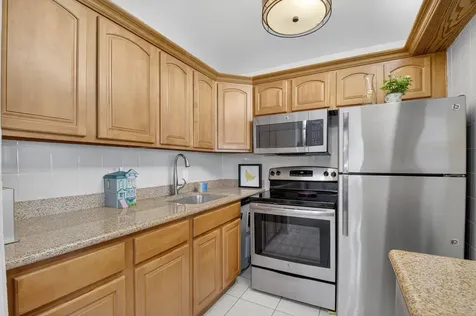 1037 Berkshire B Deerfield Beach FL 33442