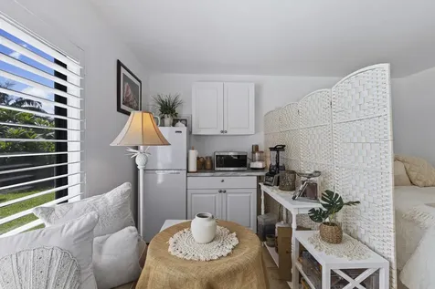 1700 Sw 72nd Avenue Plantation FL 33317