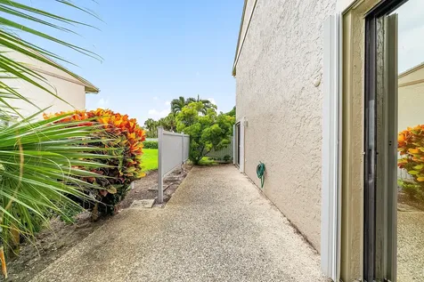 23 Eastgate Drive Boynton Beach FL 33436