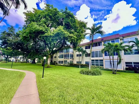 5121 W Oakland Park Boulevard Lauderdale Lakes FL 33313