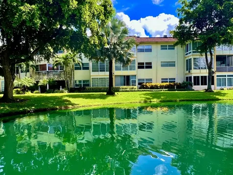 5121 W Oakland Park Boulevard Lauderdale Lakes FL 33313